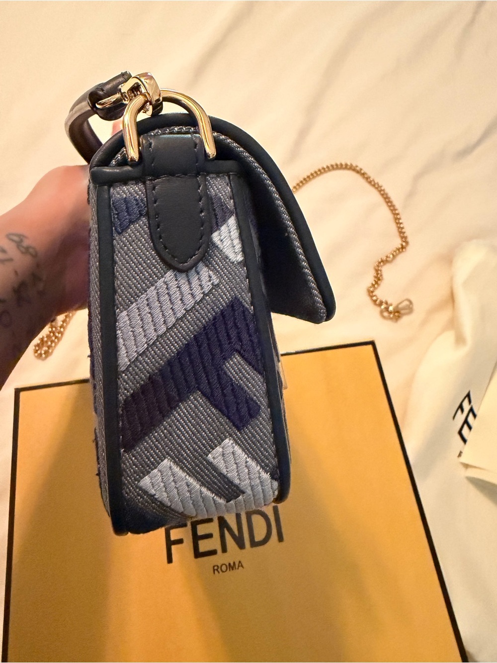 Fendi Navy denim mini baguette - Picture 5 of 12